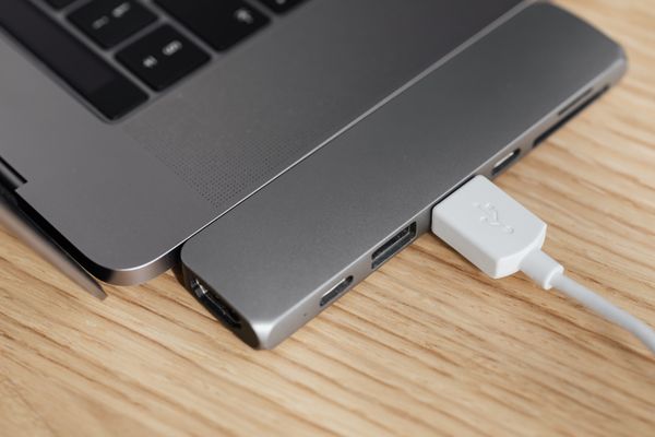Universal USB-C Hub (Compact)